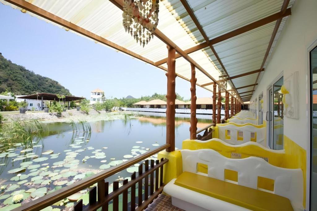 Anavilla Tangke Resort Khanom Exterior photo